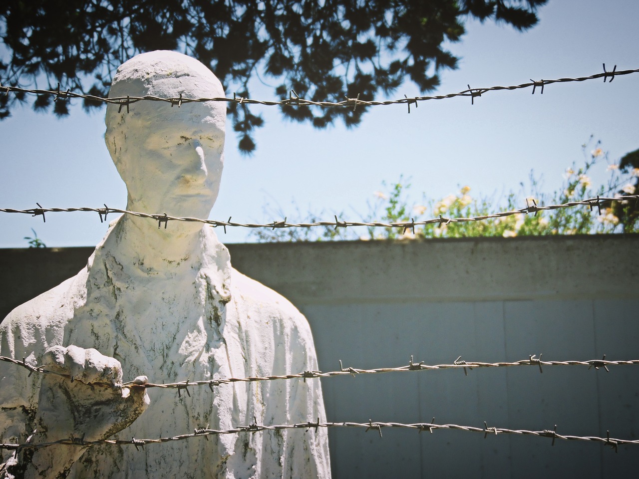 Observing Holocaust Remembrance Day on the Heels of Alabama’s Experimental Gassing Execution