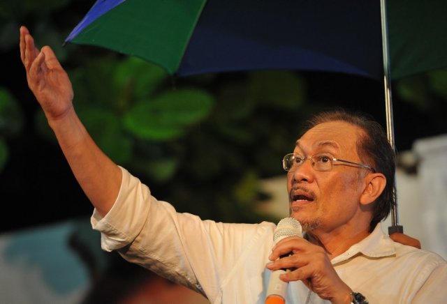 Jailed Malaysia opposition leader receives royal pardon