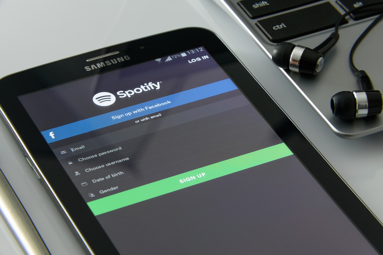 Spotify files antitrust suit against Apple