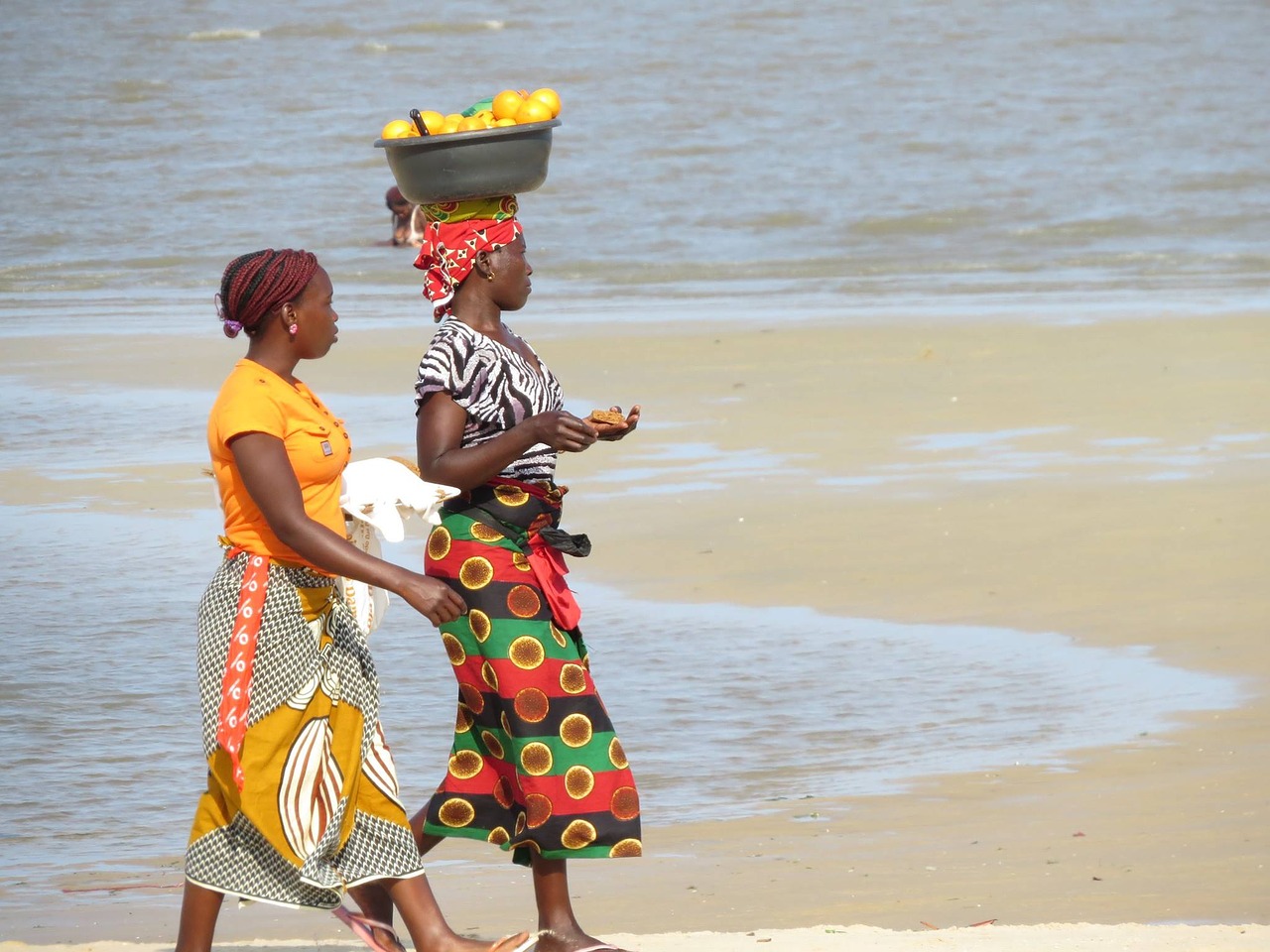 HRW calls on Mozambique to investigate officials extorting sex from women seeking aid after Cyclone Idai