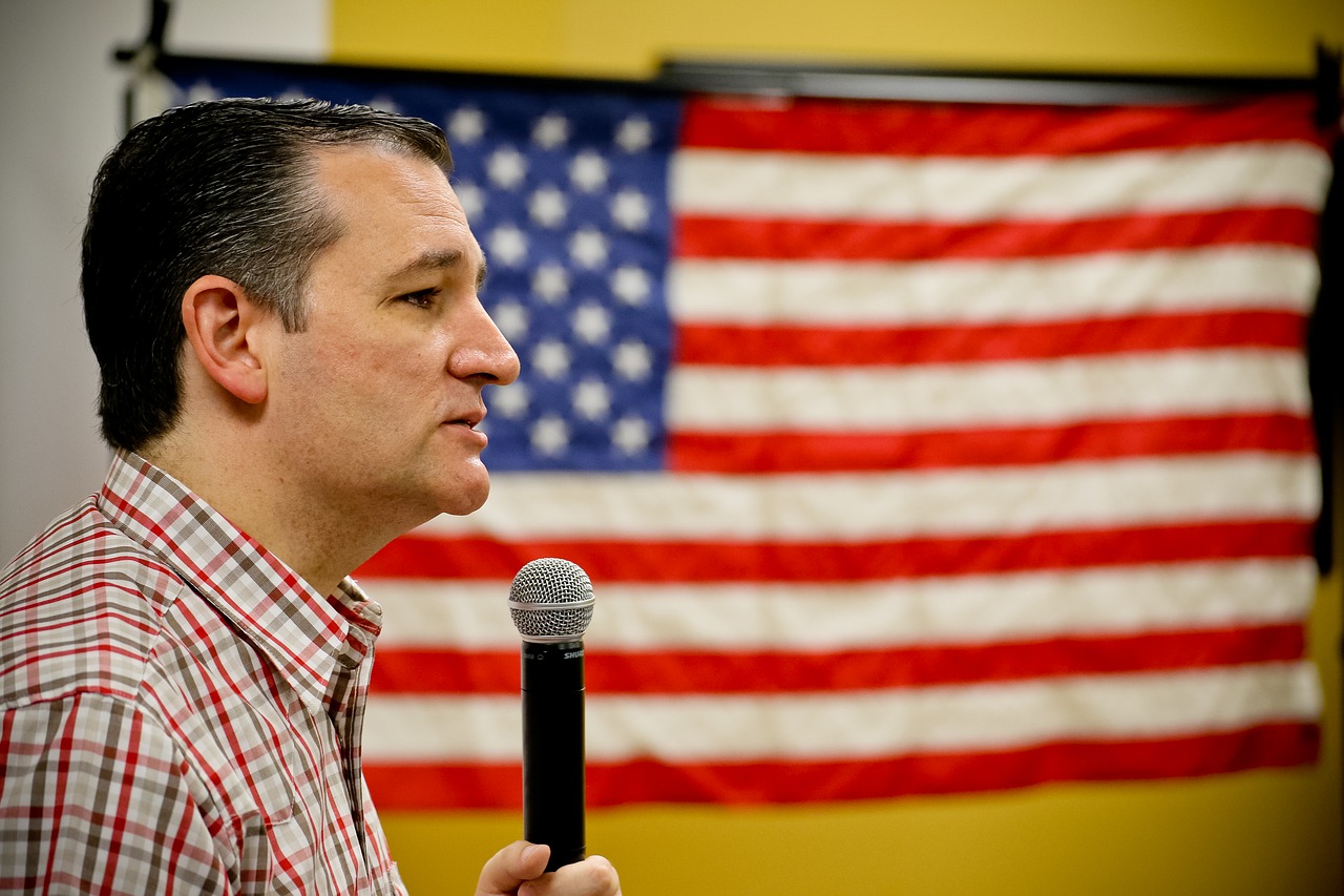 Cruz sues FEC over campaign finance restrictions