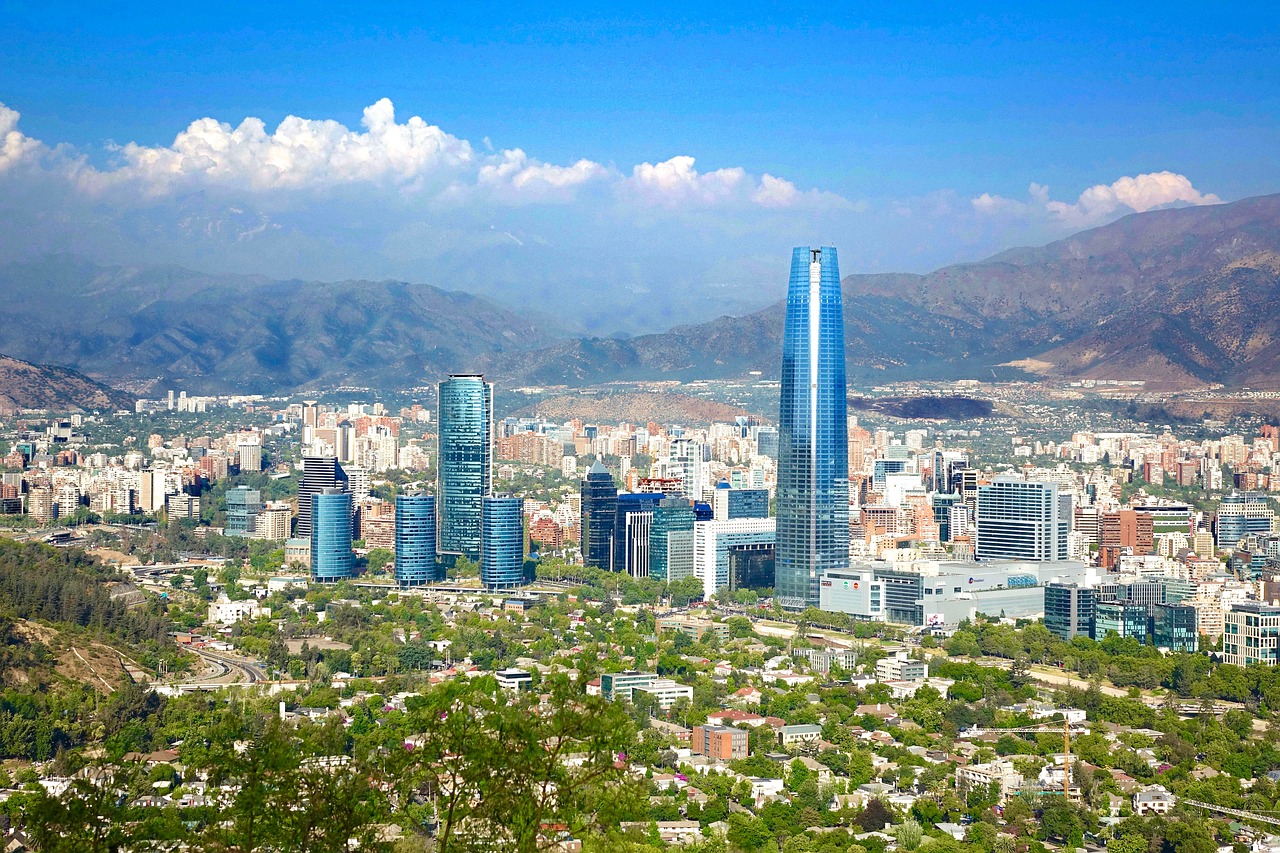 Chile announces referendum to form new constitution