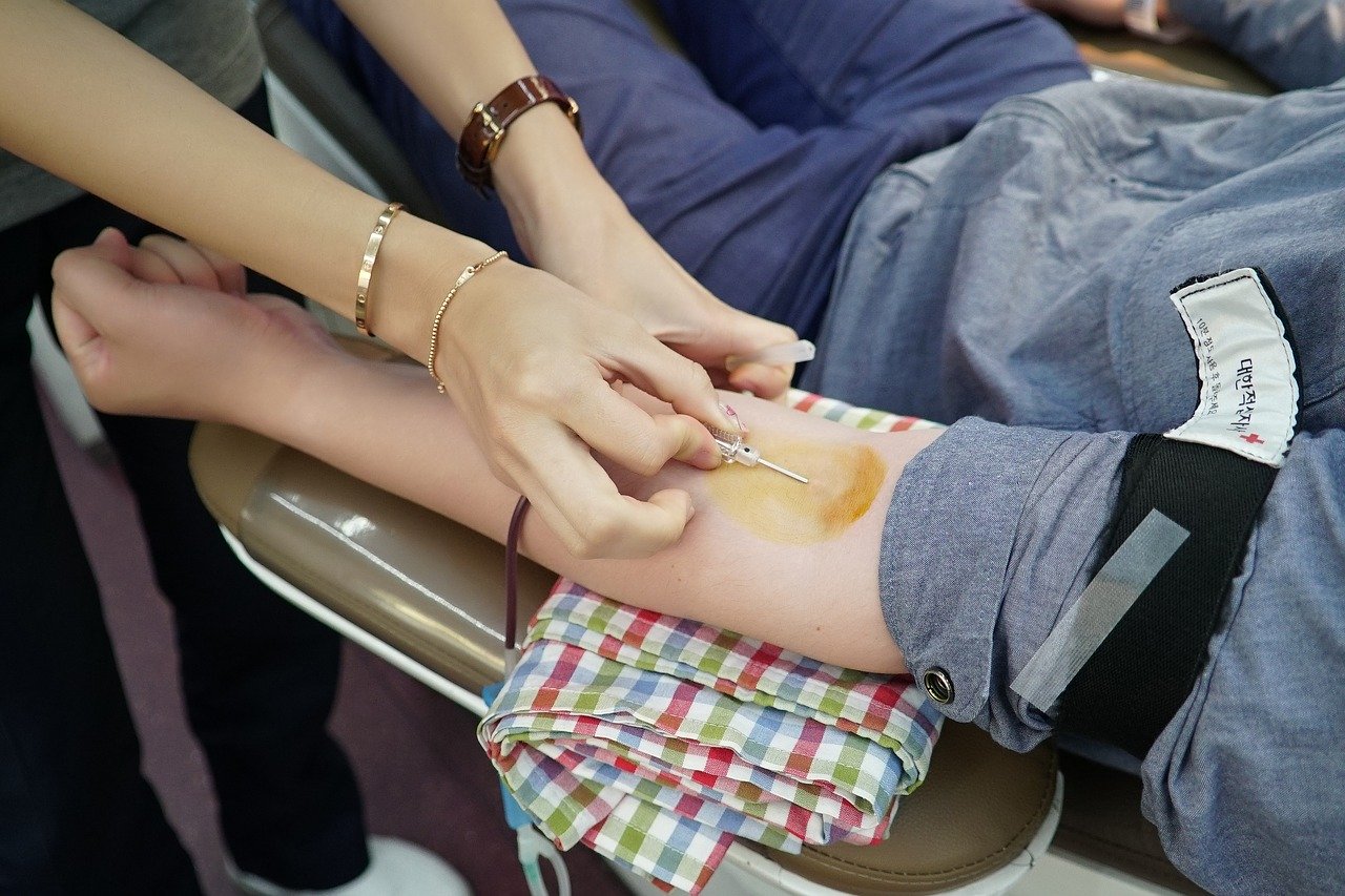 Canada lifts blood donation deferral period for gay men