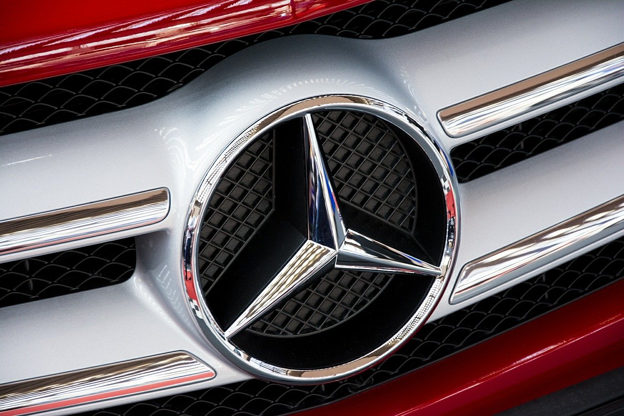 Germany court rejects climate lawsuit in favor of Mercedes-Benz