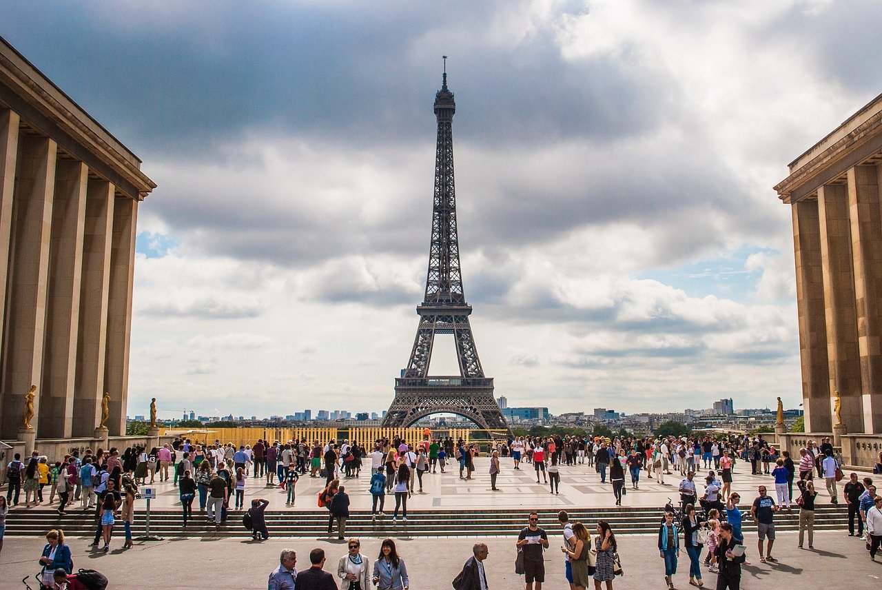 France opens investigation into fatal stabbing of tourist near Eiffel Tower