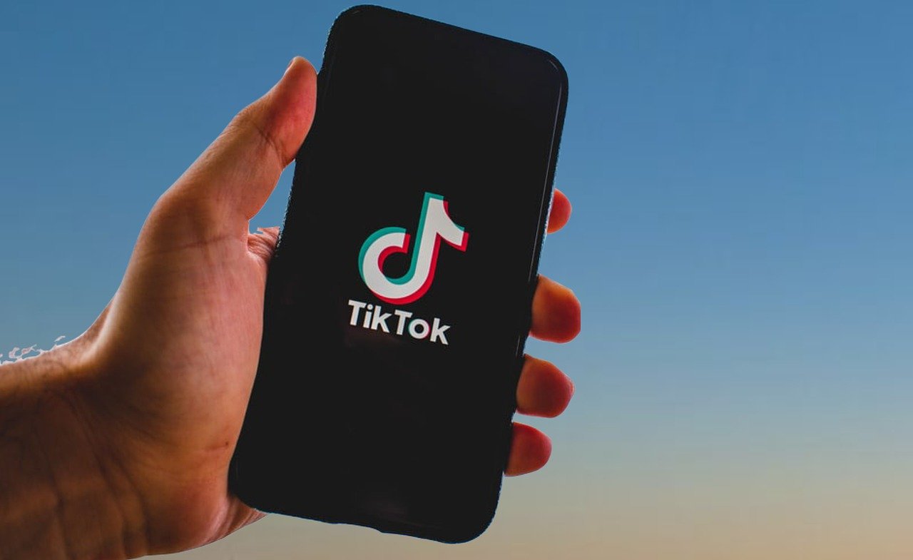 English teen commences legal action against TikTok over data use