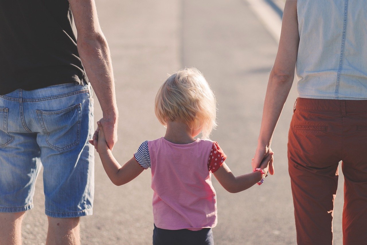 UK extends family legal aid to those with parental responsibilities and prospective guardians