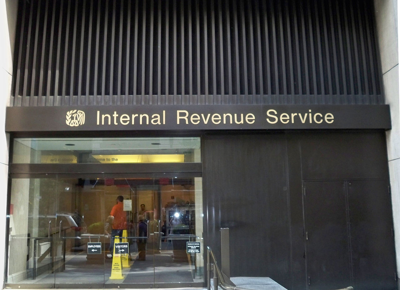 Federal judge authorizes IRS tax evasion inquiry involving offshore legal services