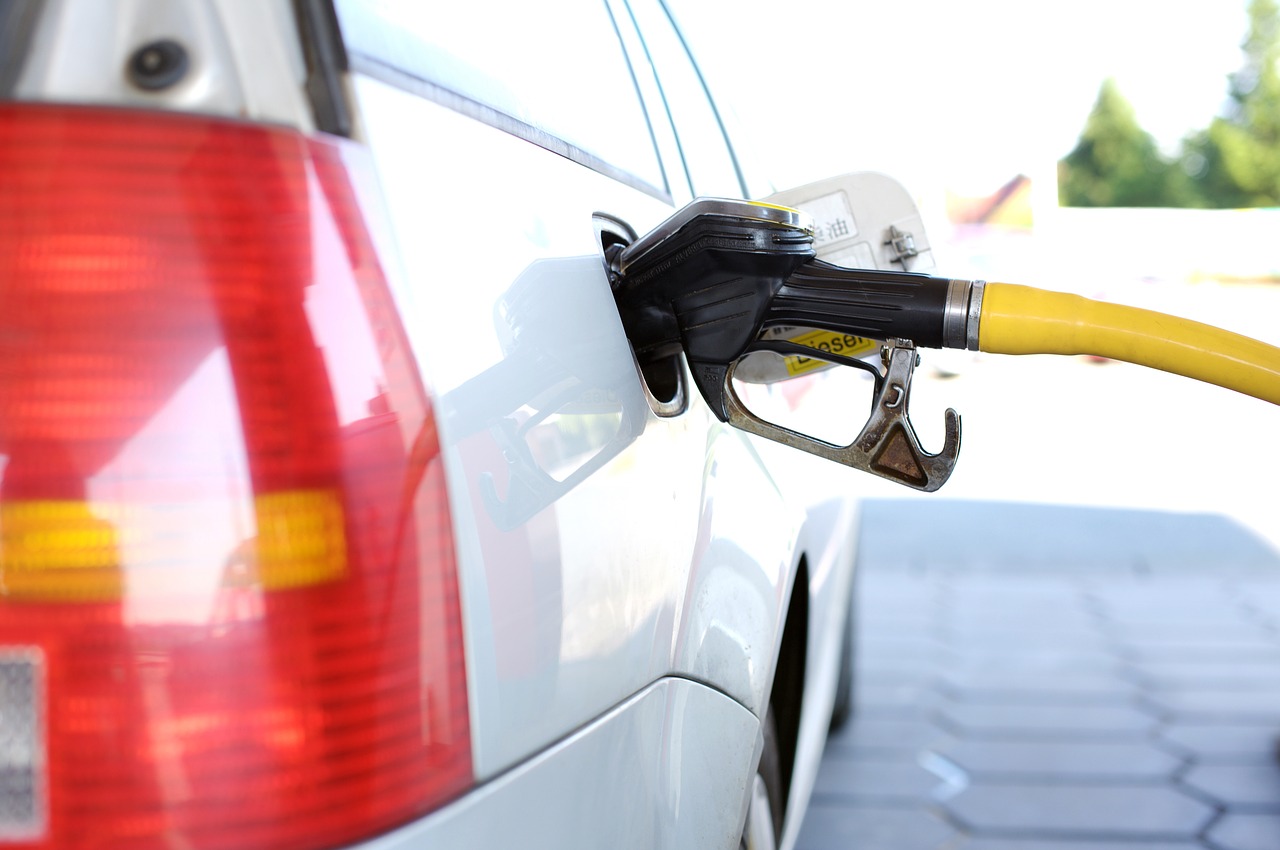 UK eases competition laws for fuel industry in response to petrol shortage