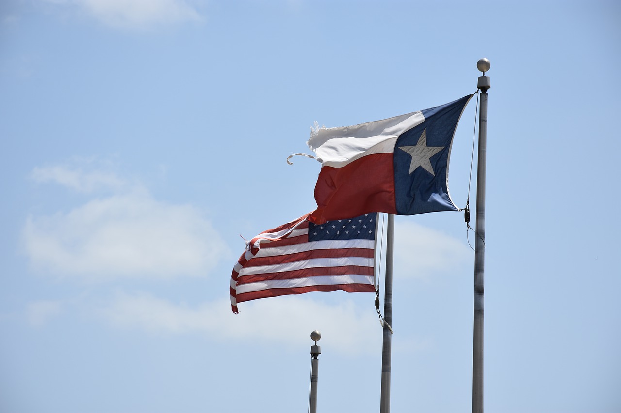 Federal judge temporarily blocks Texas abortion law