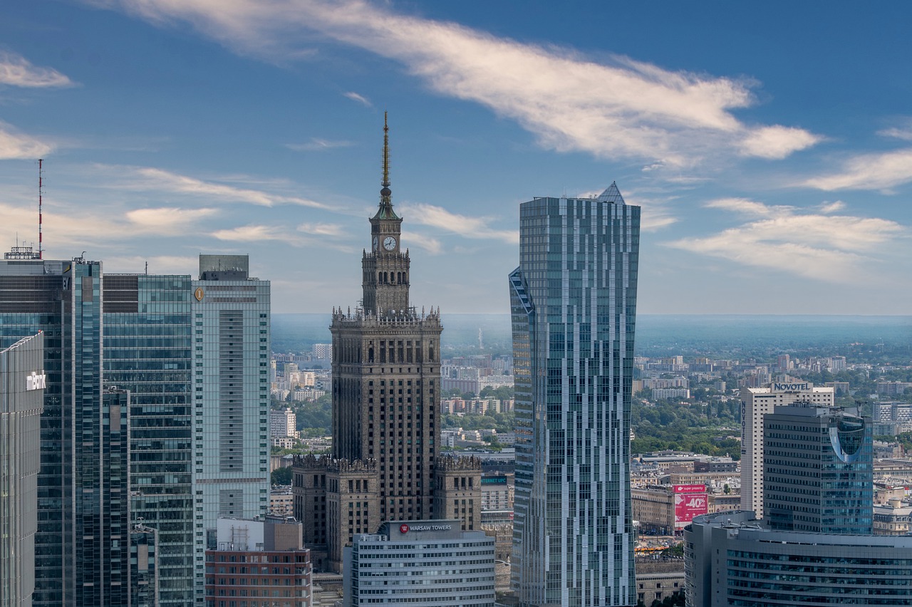 Poland parliament authorizes border wall with Belarus