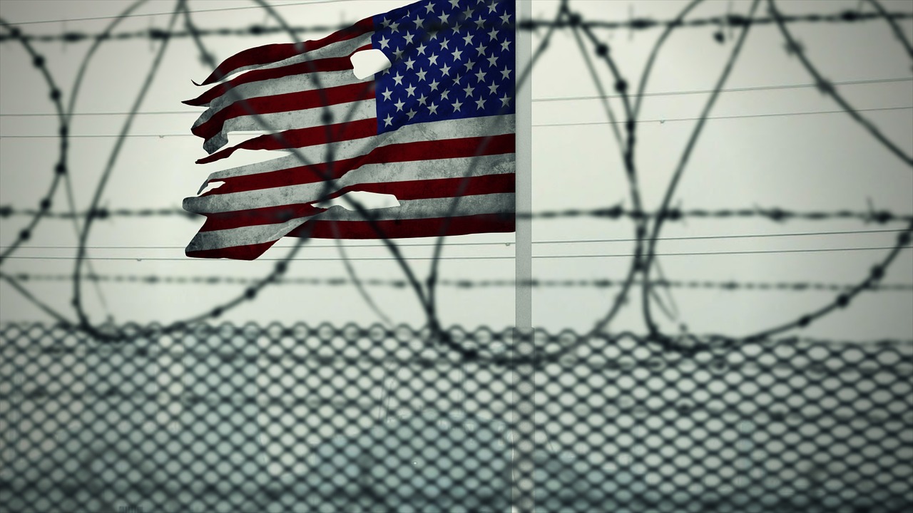 Legal experts propose plan to close Guantánamo Bay prison