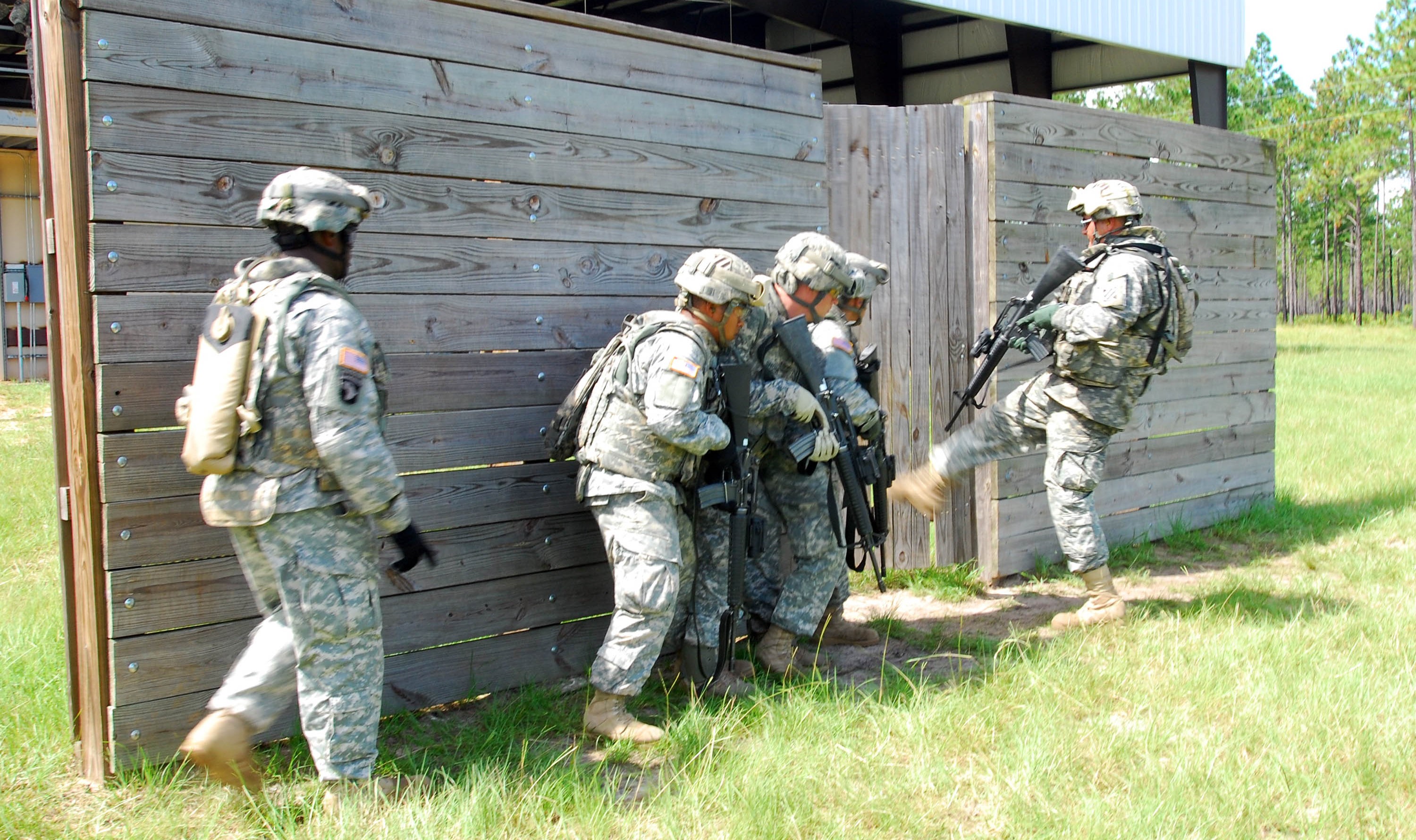 US Army to begin discharging soldiers who refuse mandatory COVID-19 vaccine