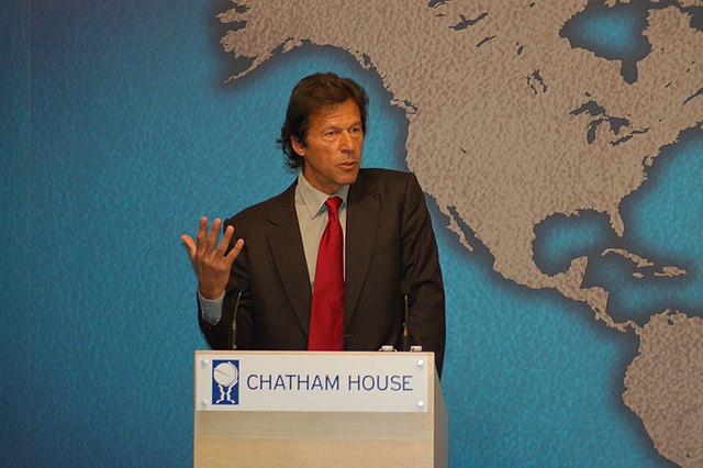 Pakistan media regulator bans broadcasts of former PM Imran Khan after failed arrest attempt