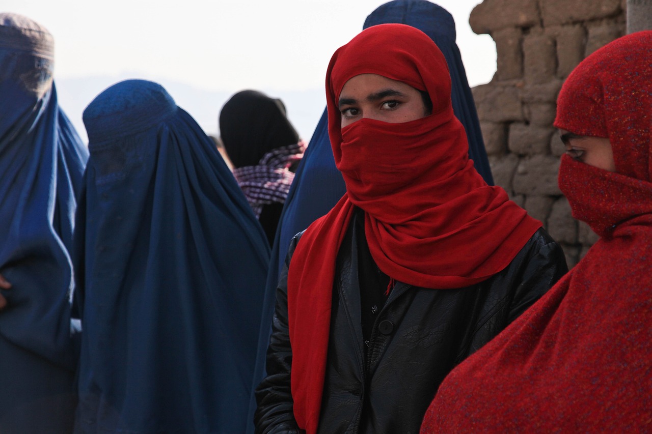 Afghanistan women march against possible UN recognition of Taliban government