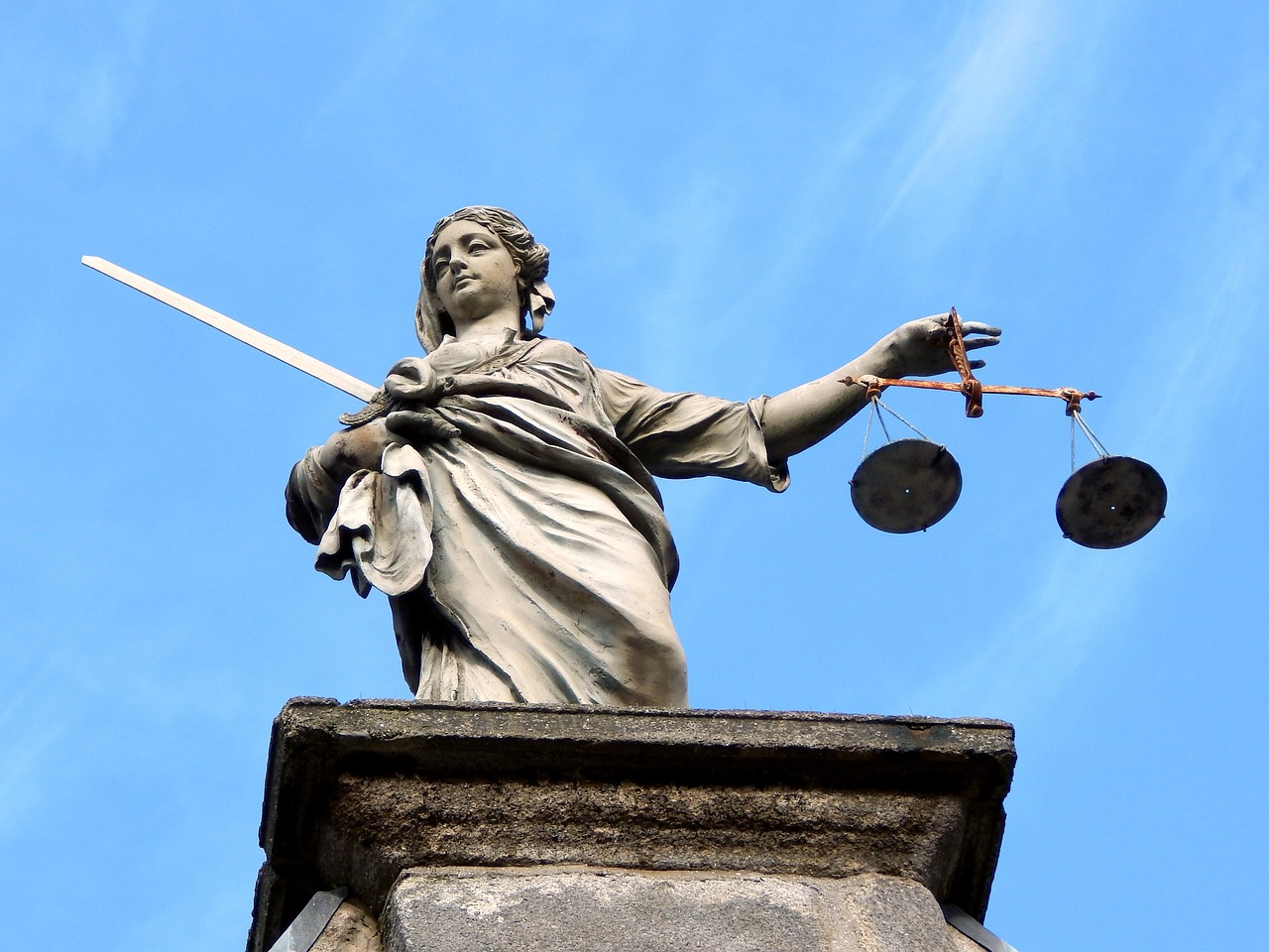EU dispatch: Irish criminal barristers to strike over legal aid funding – JURIST