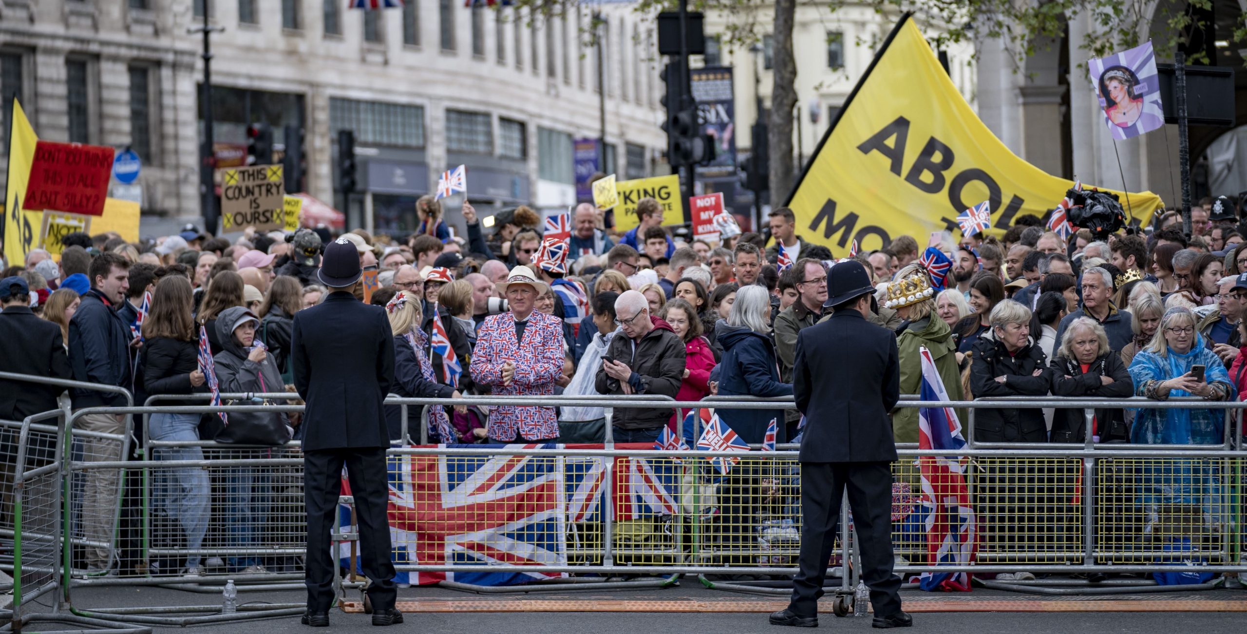 UK police arrest protesters prior to coronation anti-monarchy demonstration