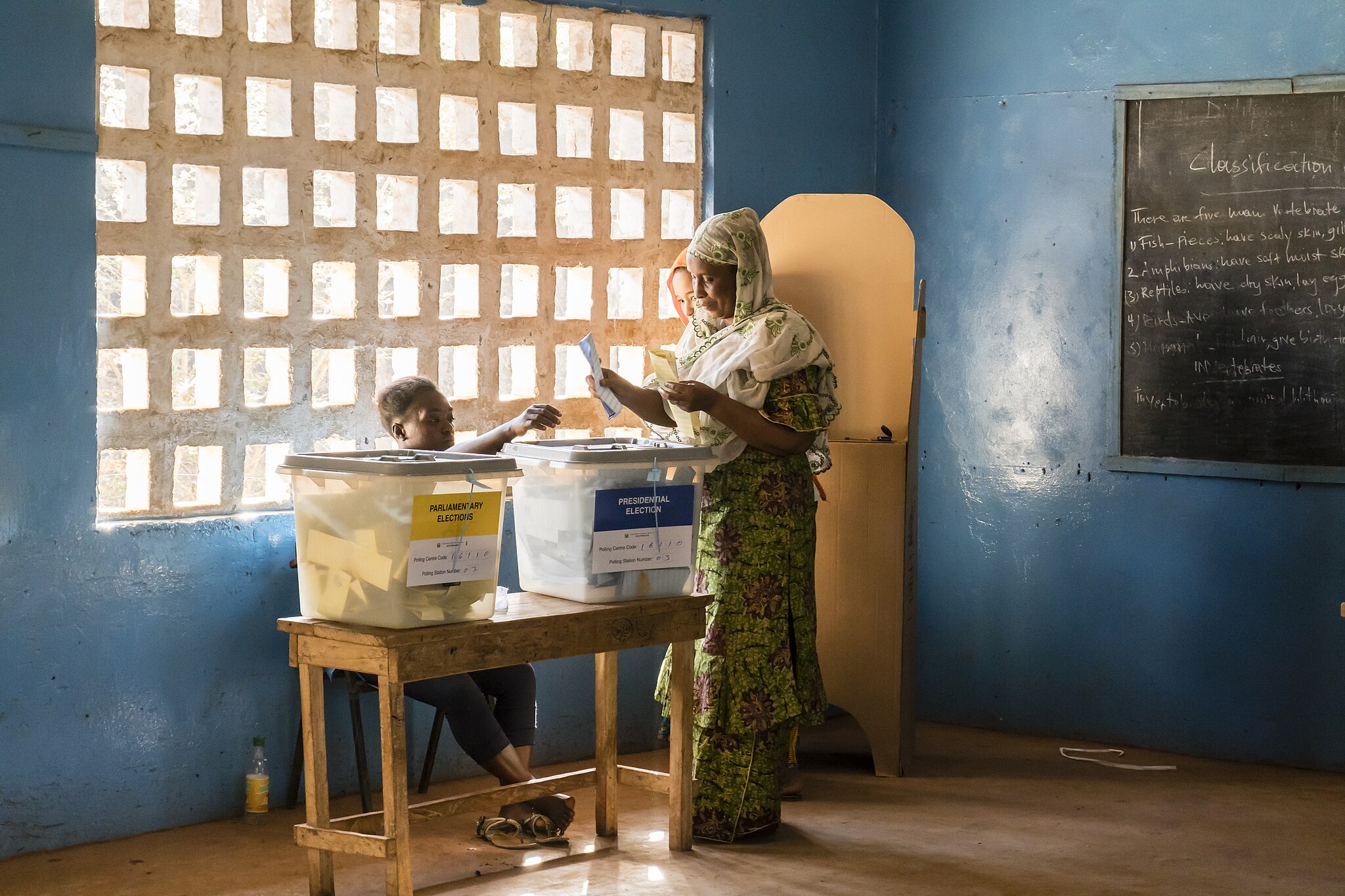 Sierra Leone Electoral Commission slow to publish polling station results amid electoral tensions