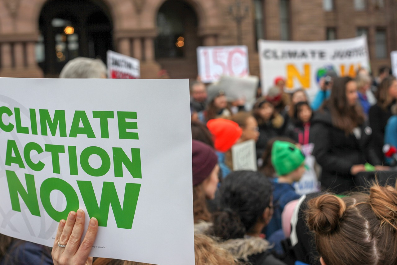 Brussels climate protestors demand urgent action amidst UN climate conference