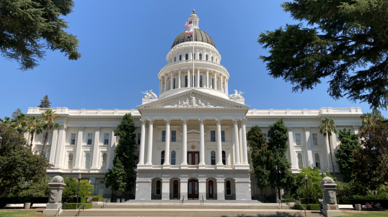 California bill requiring lawyers to report colleagues suspected of treason passes state legislature