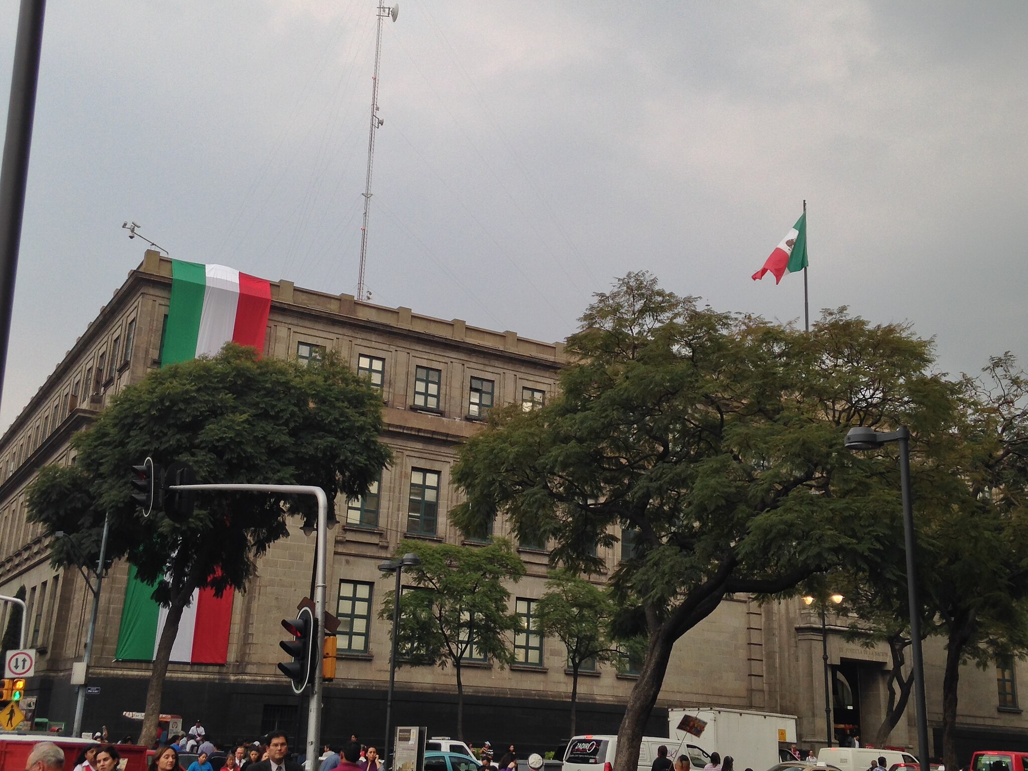 Mexican federal court workers launch 4-day strike against proposed budget cuts