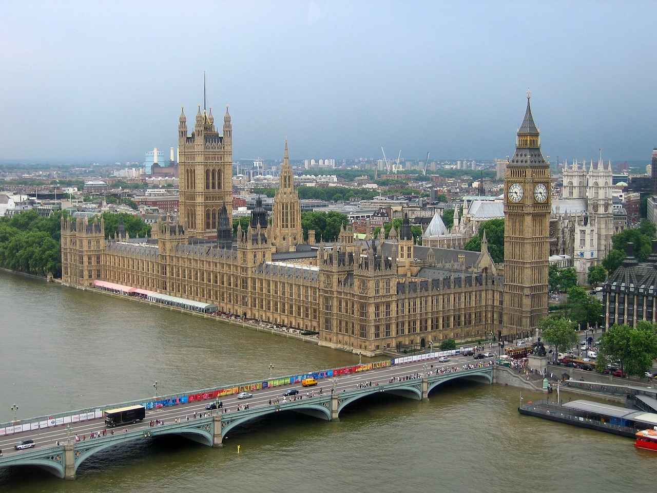 UK Rwanda bill becomes law with Royal Assent