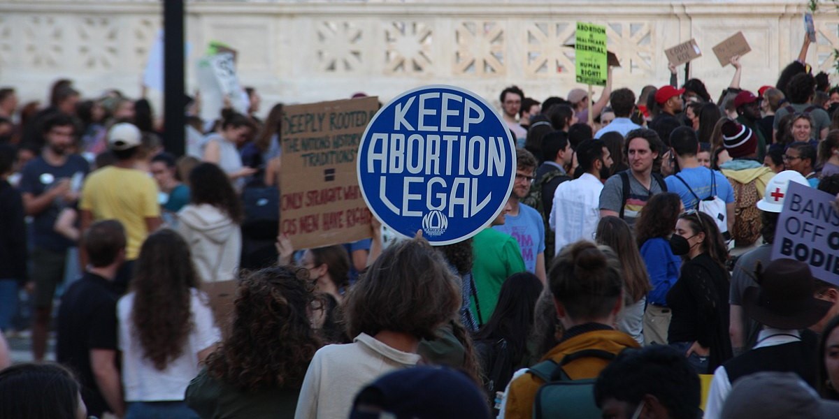 Arizona lawmakers vote to repeal 19th century abortion ban
