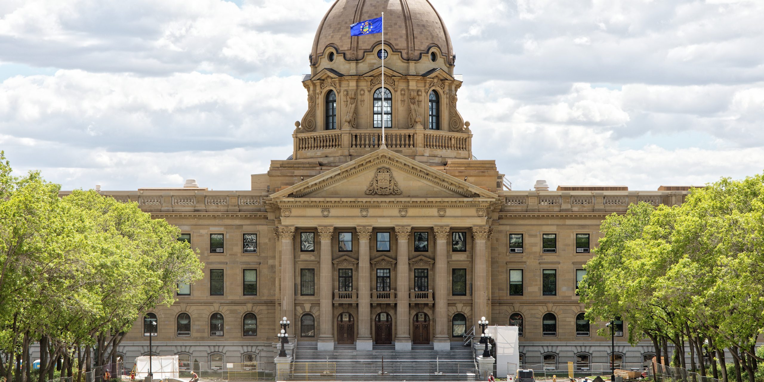 Alberta premier considers circumventing Charter of Rights to enforce transgender health restrictions