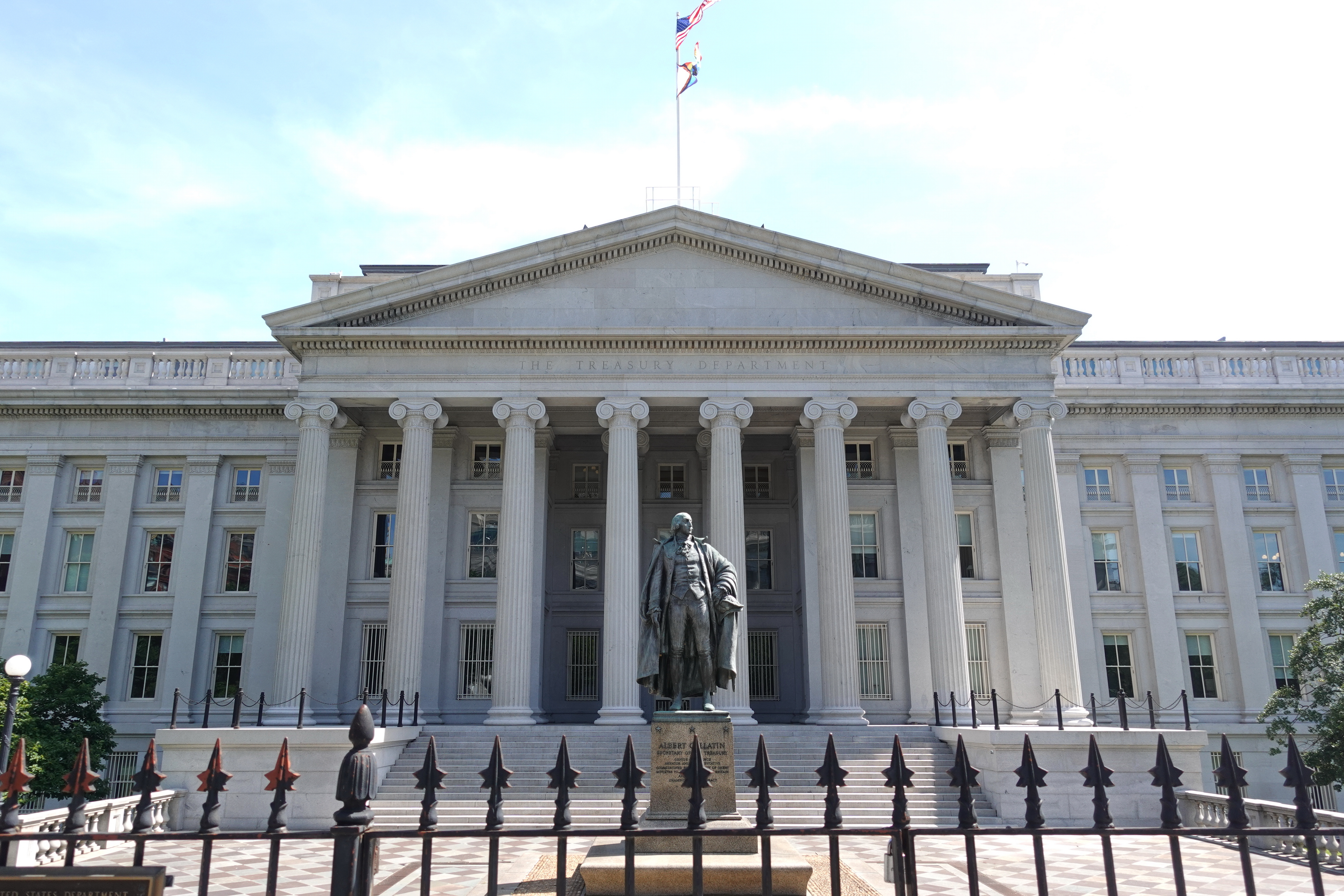 US announces economic sanctions against foreign entities accused of backing Iran