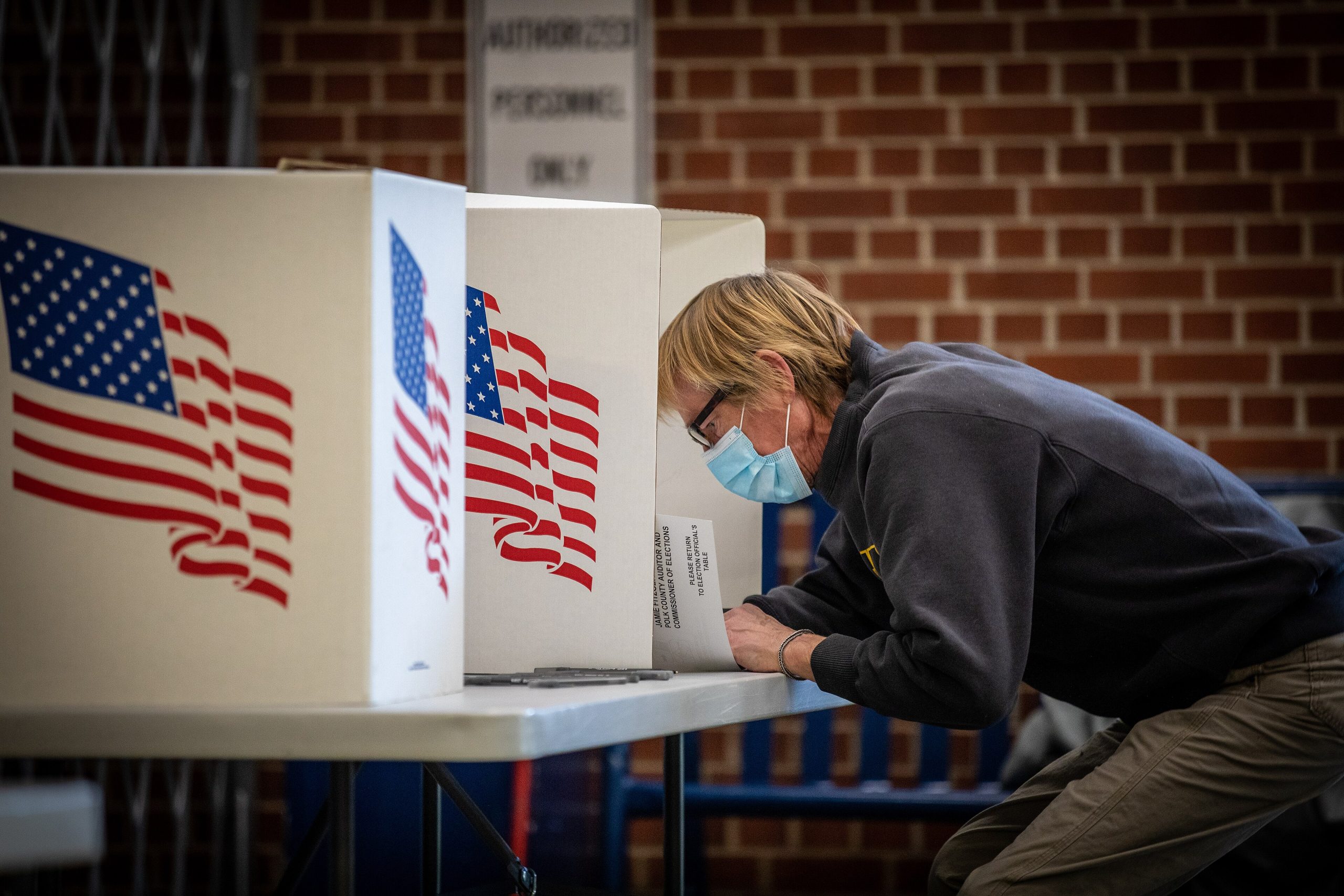 US Federal Judge blocks the implementation of changes to mail-in voting by the Trump Administration