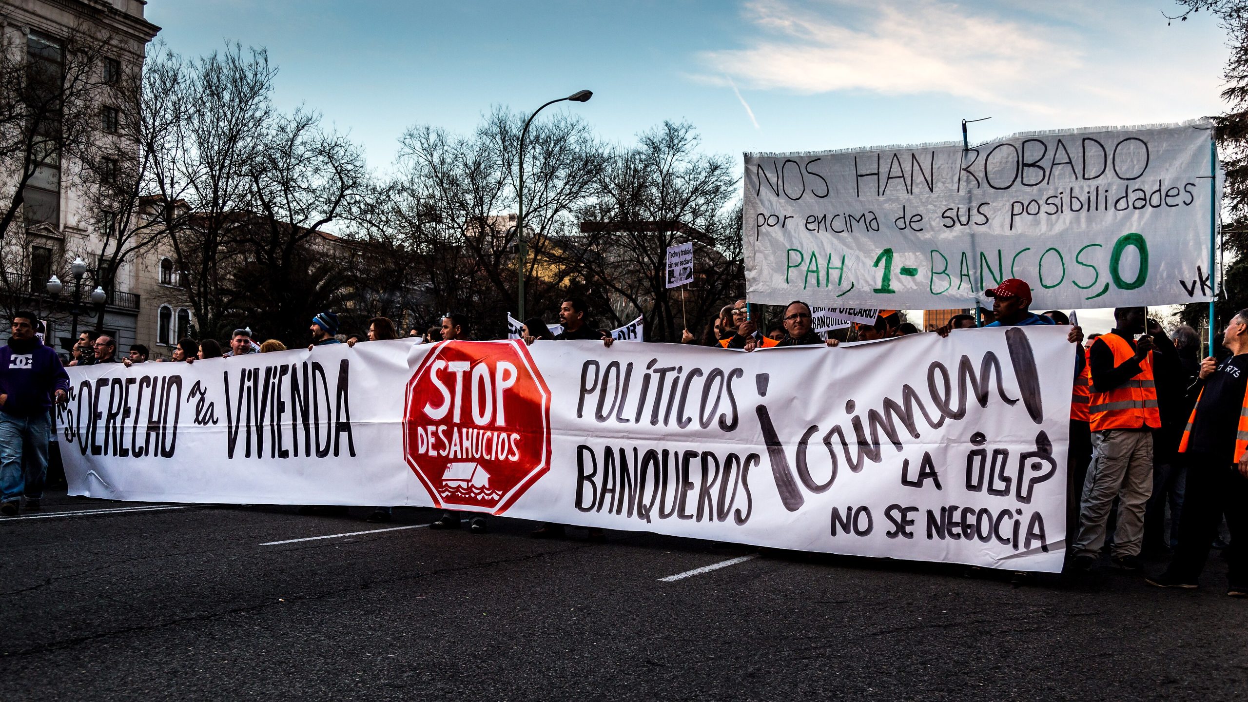 Thousands protest Spain lawmakers’ rejection of protective measures amid worsening housing crisis