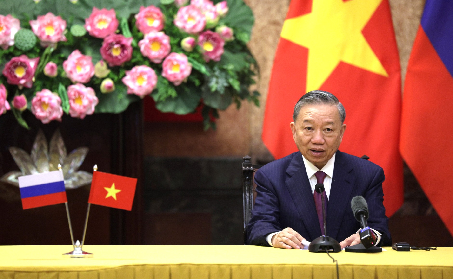 HRW pushes European leaders to press Vietnam on human rights issues during President’s visit to Europe
