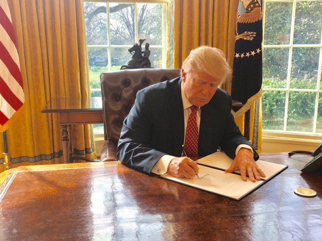 Trump rescinds order targeting 'Big Law' firm after agreement reached
