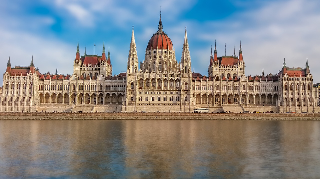 UN rights chief condemns 'xenophobic' Hungary legislation