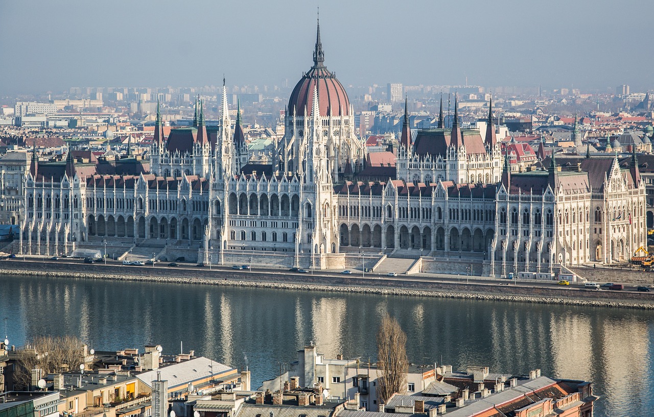 UN rights experts express concern over Hungary's new immigration measures