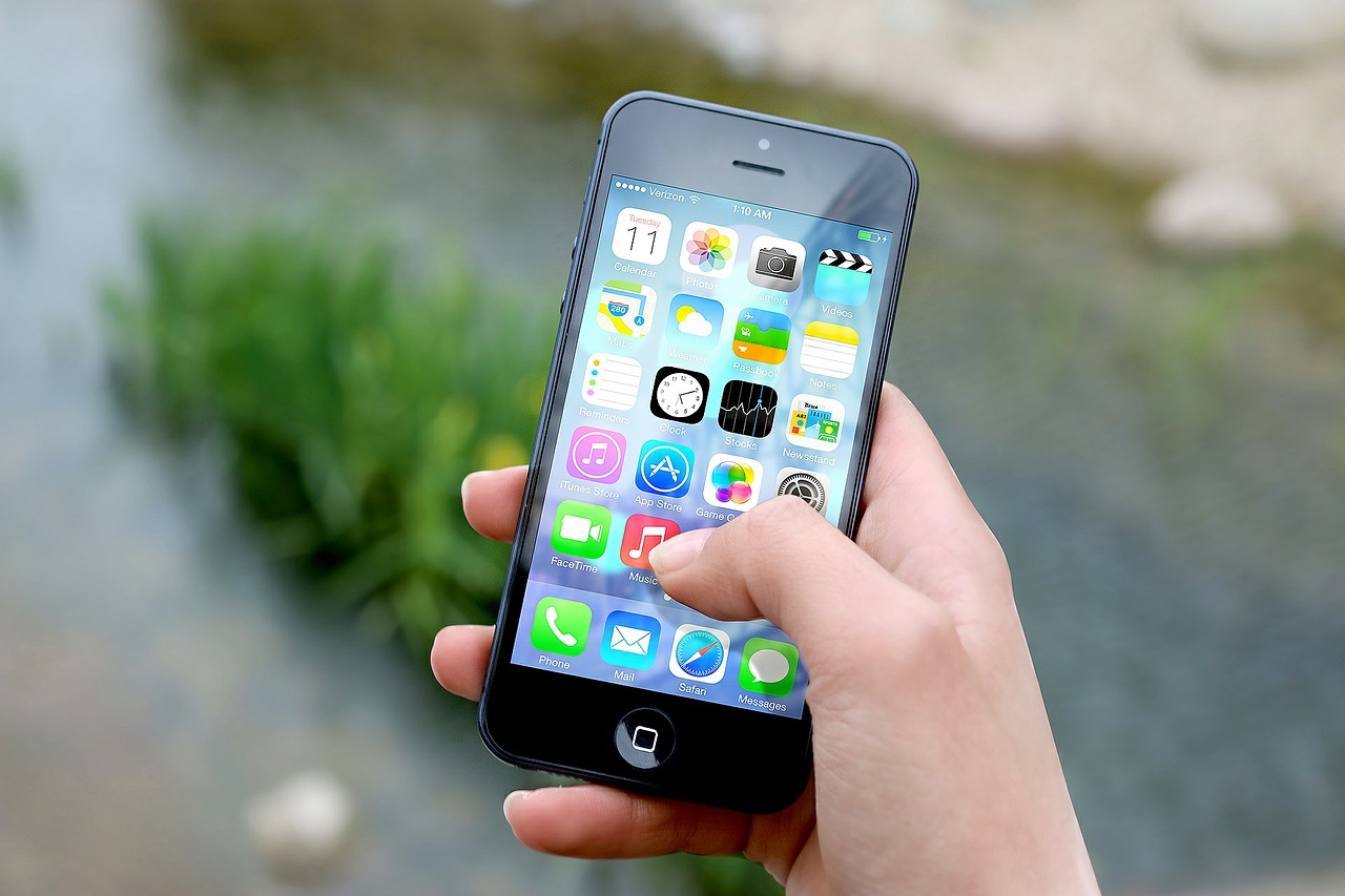 Supreme Court hears arguments in Apple antitrust suit