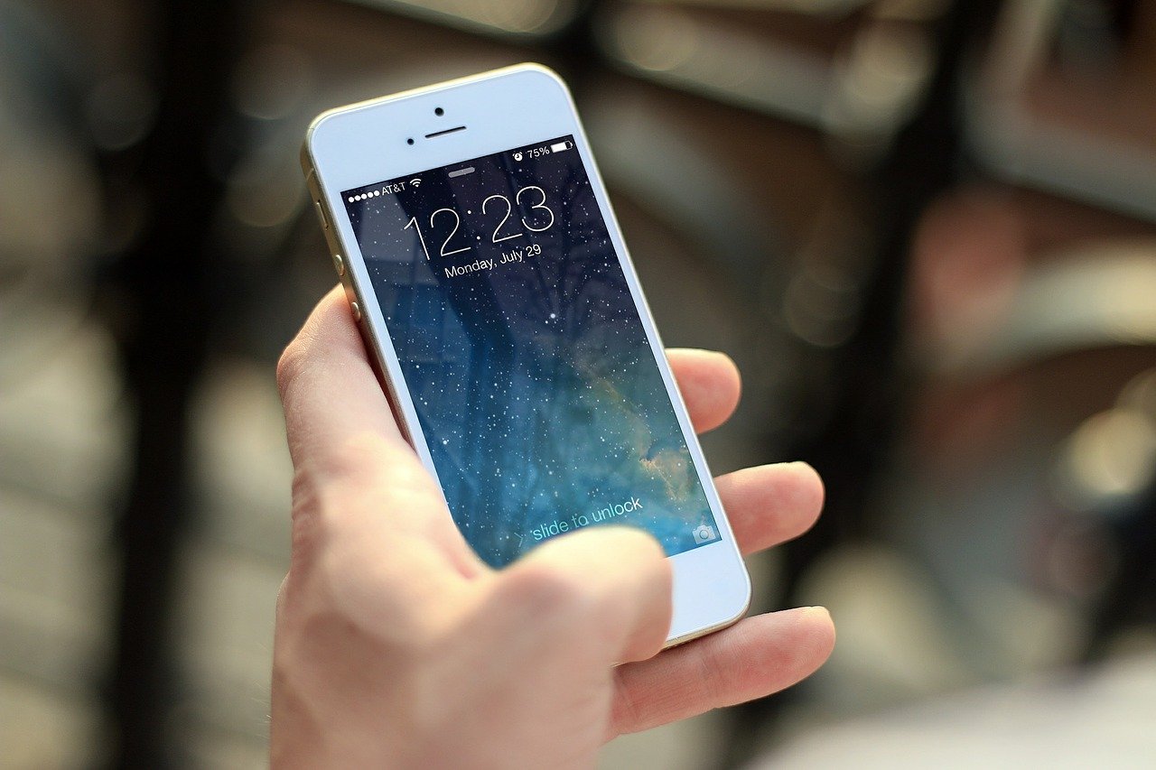 ACLU sues DHS for release of cell phone data used to track immigrants