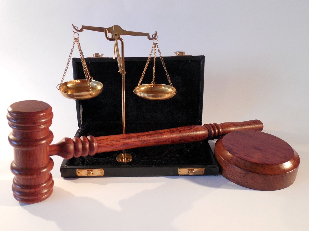 UK AG: attacks on judges threaten rule of law and judicial independence