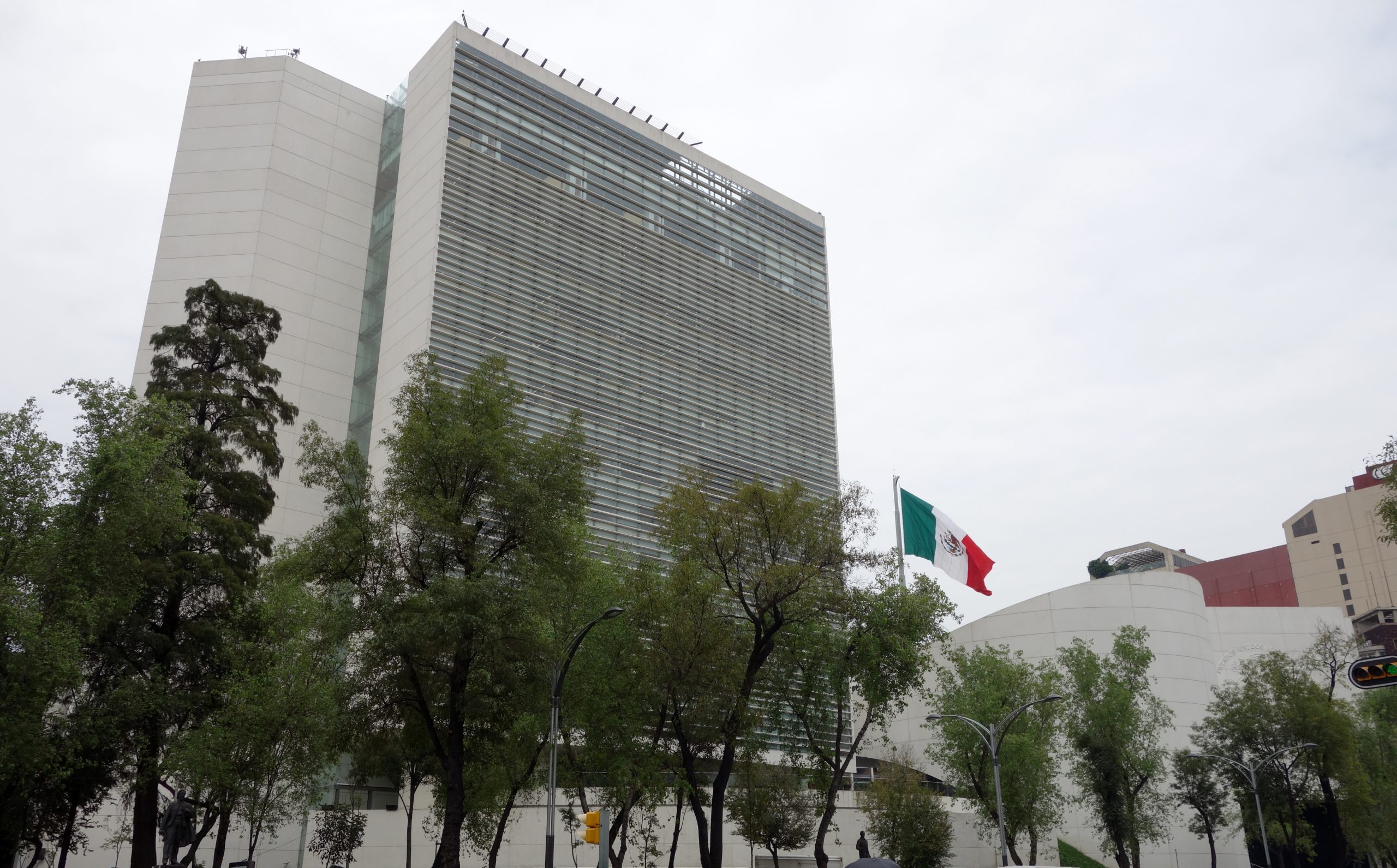 Mexico senate votes to extend high court president's term