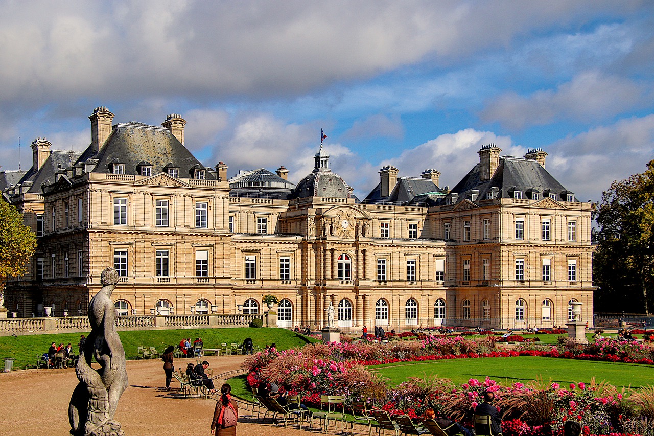 France Senate approves the inclusion of right to abortion in constitution
