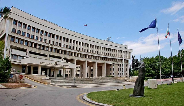 Bulgaria bans two Russian nationals on allegations of espionage
