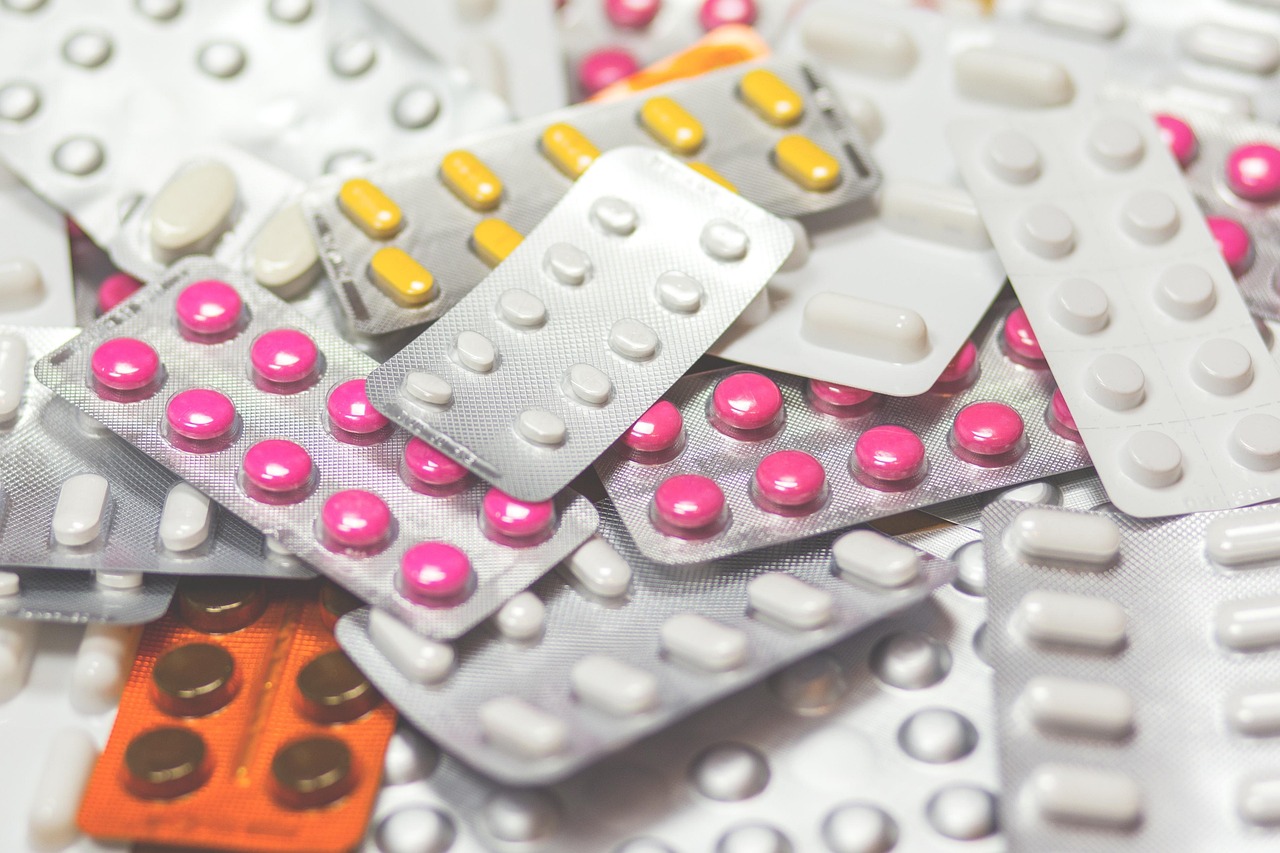 US FDA issues warning letters to drug companies alleging misleading advertisements