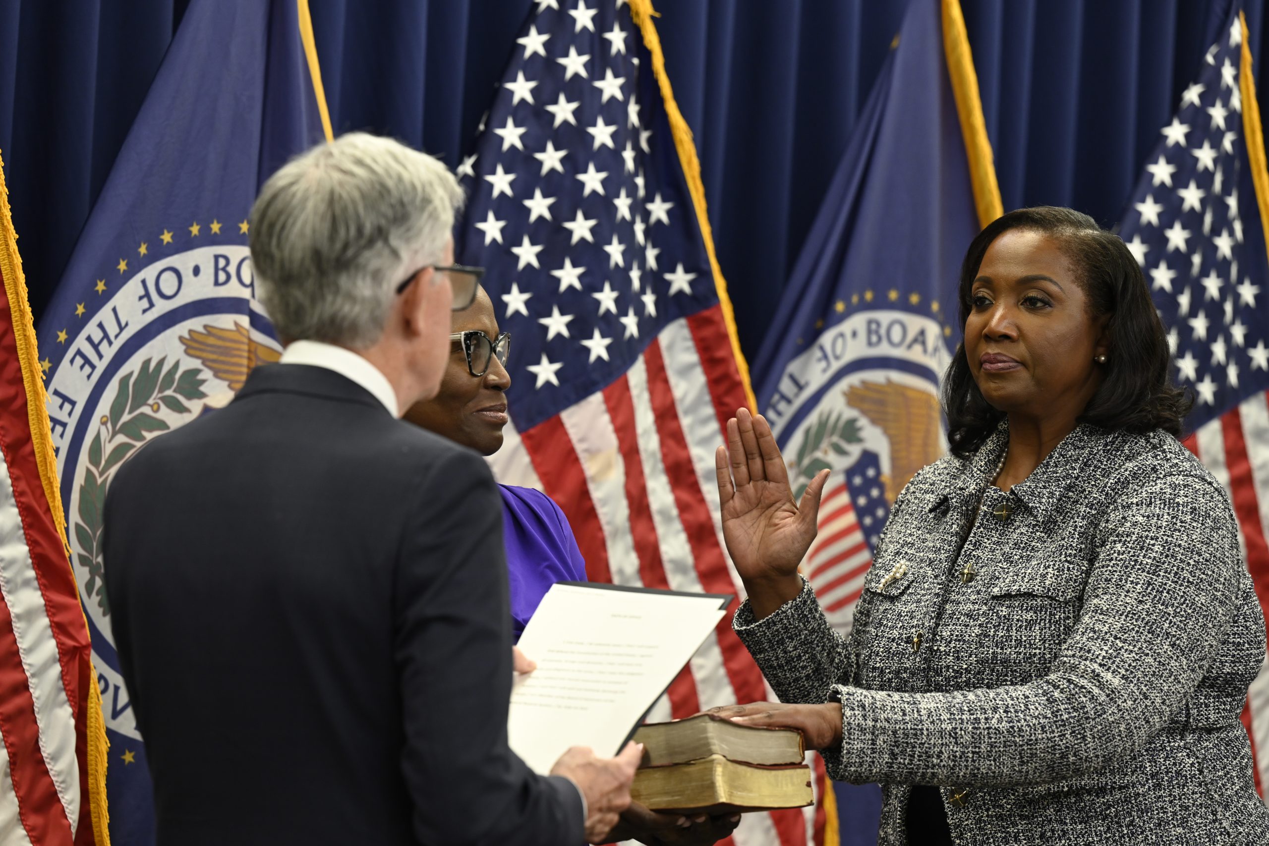 US Supreme Court stays termination of Federal Reserve governor pending oral argument